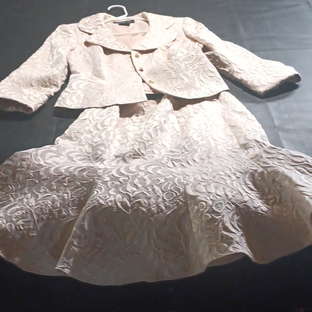 JONES NEW YORK metalic silk skirt suit set